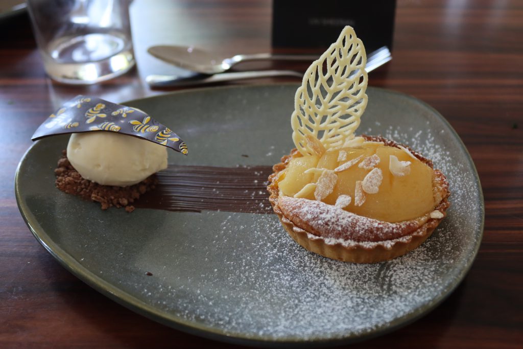 A dessert on a plate 